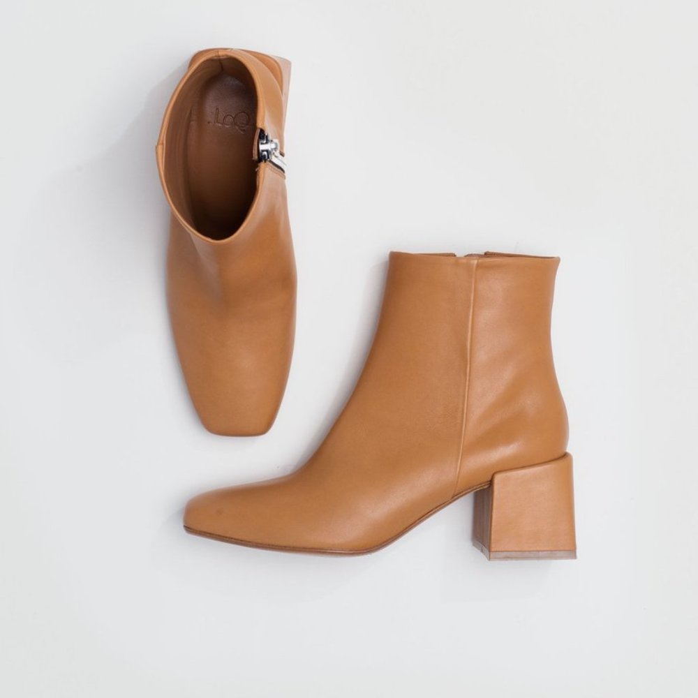 LOQ Lazaro in Miel Booties NIB